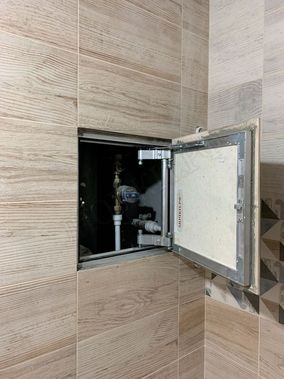 Люк под плитку Секрет 3.0 200*650 Люк под плитку Секрет 3.0 200*650